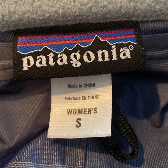 Patagonia jacket with detachable hood. Size S. Like new condition - Picture 3 of 6